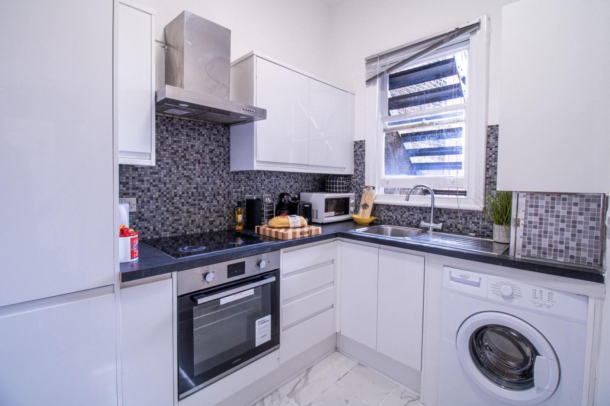 Spacious Studio Apartment On Oxford Street 9Gc لندن المظهر الخارجي الصورة